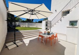 Nuova a 5 minuti da Torre dell'Orso e Otranto Piano Terra con Giardino e Piscina