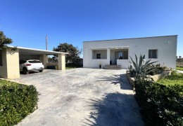 Villa Calo' a San Foca con Giardino e Piscina per bambini